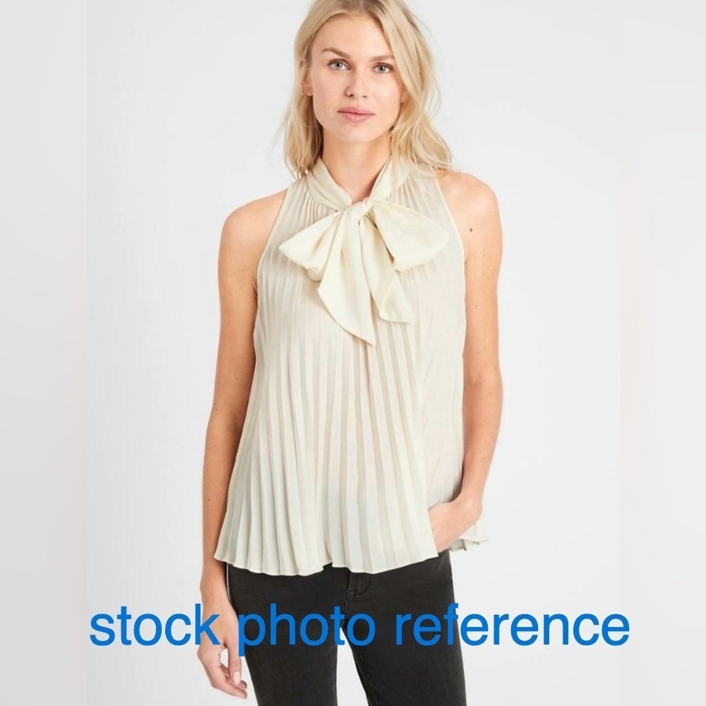 Banana Republic SUNDAY pleated sleeveless bow neck